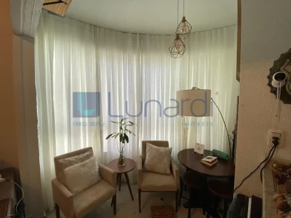 Foto Apartamento com 2 Dormitórios