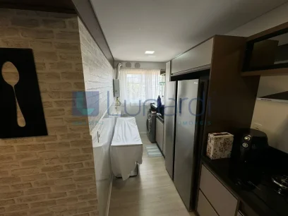 Foto Apartamento com 2 Dormitórios