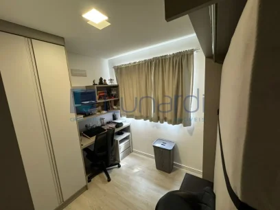 Foto Apartamento com 2 Dormitórios