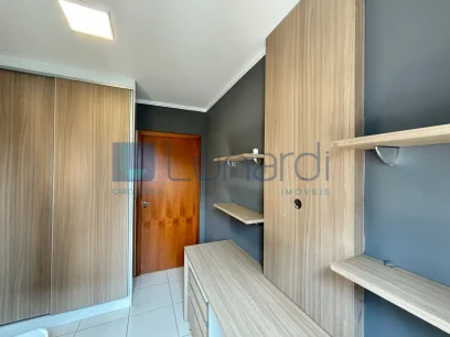 Foto Apartamento com 2 Dormitórios