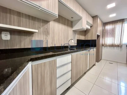 Foto Apartamento com 2 Dormitórios