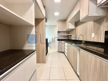 Foto Apartamento com 2 Dormitórios