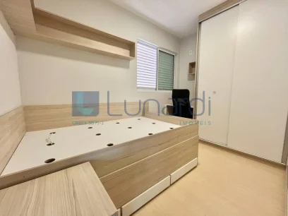 Foto Apartamento com 2 Dormitórios