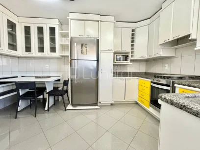 Foto Apartamento com 2 Dormitórios