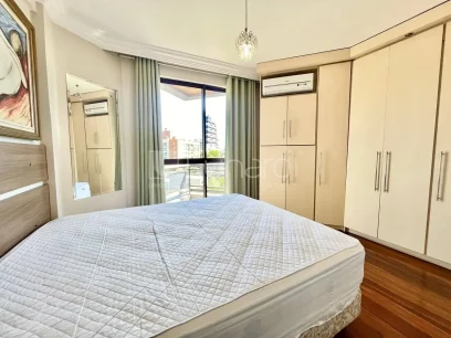 Foto Apartamento com 2 Dormitórios