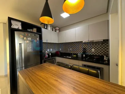 Foto Apartamento com 2 Dormitórios