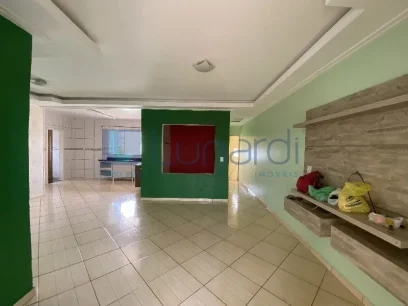 Foto Casa com 2 Dormitórios