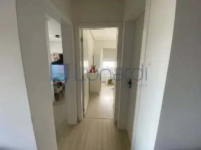 Foto Apartamento com 2 Dormitórios