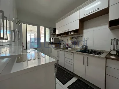 Foto Apartamento com 2 Dormitórios