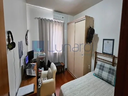 Foto Apartamento com 4 Dormitórios