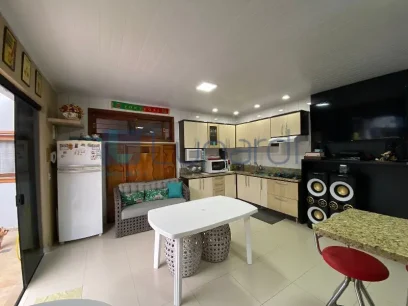 Foto Casa com 3 Suítes