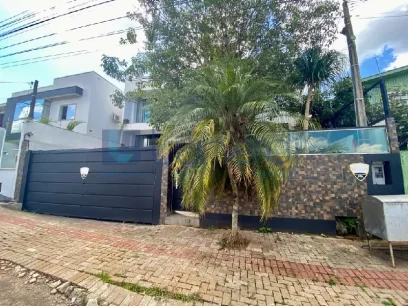 Casa com 4 Suítes