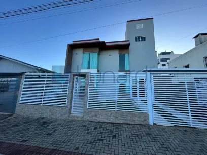 Casa com 2 Dormitórios