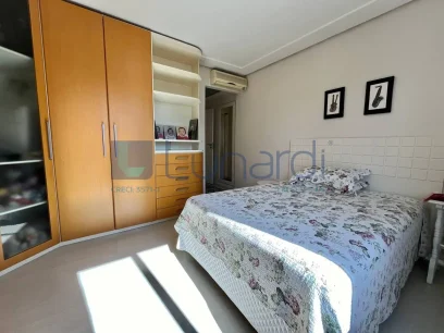 Foto Apartamento com 3 Dormitórios