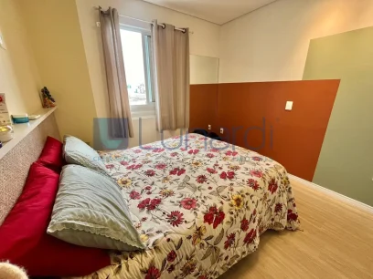 Foto Apartamento com 2 Dormitórios