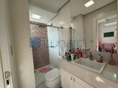 Foto Apartamento com 3 Suítes