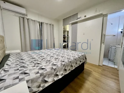 Foto Apartamento com 2 Dormitórios