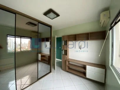 Foto Apartamento com 3 Dormitórios