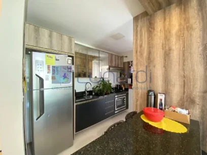 Foto Apartamento com 2 Dormitórios