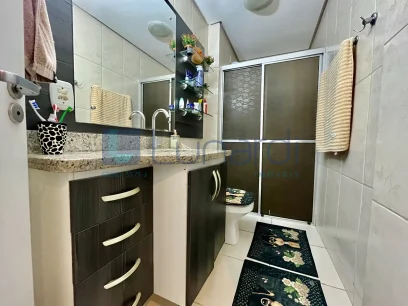 Foto Apartamento com 2 Dormitórios