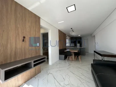 Foto Apartamento com 2 Dormitórios