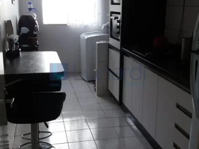 Foto Apartamento com 3 Dormitórios