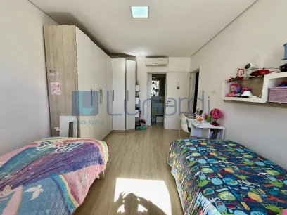 Foto Apartamento com 3 Suítes