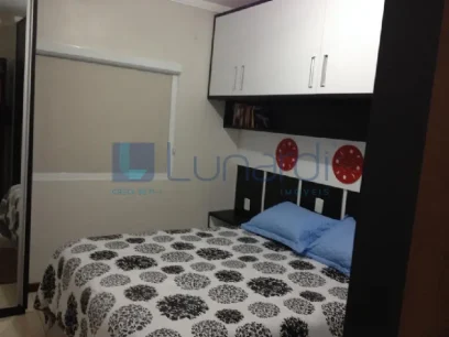 Foto Apartamento com 2 Dormitórios