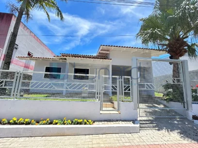 Casa com 3 Dormitórios