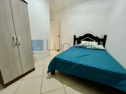 Foto Apartamento com 2 Dormitórios