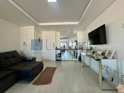 Foto Apartamento com 2 Dormitórios