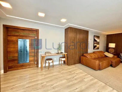 Foto Apartamento com 3 Suítes