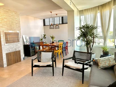 Foto Apartamento com 3 Suítes