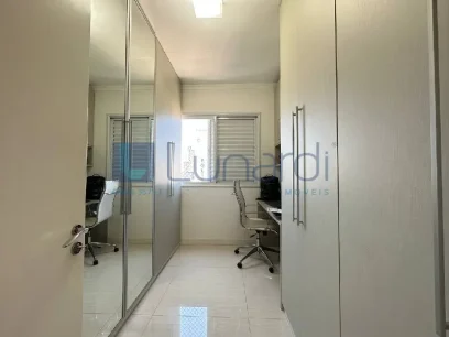 Foto Apartamento com 2 Dormitórios