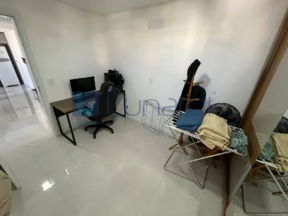 Foto Apartamento com 2 Dormitórios