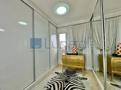 Foto Apartamento com 3 Dormitórios