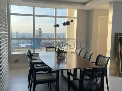 Foto Apartamento com 3 Suítes