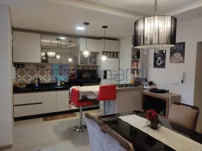 Foto Apartamento com 2 Dormitórios