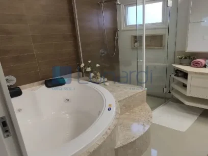 Foto Apartamento com 3 Suítes