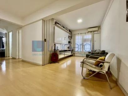 Foto Apartamento com 2 Dormitórios