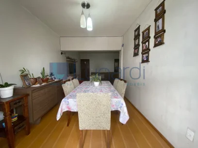 Foto Apartamento com 2 Dormitórios