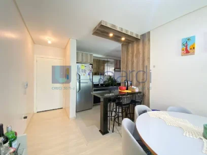 Foto Apartamento com 2 Dormitórios