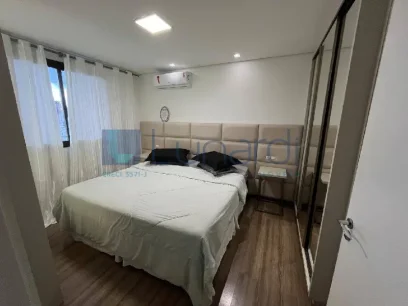 Foto Apartamento com 2 Dormitórios