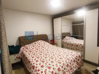 Foto Apartamento com 2 Dormitórios