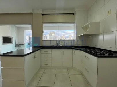 Foto Apartamento com 2 Dormitórios