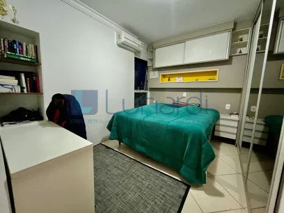 Foto Apartamento com 2 Dormitórios