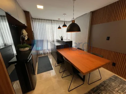 Foto Apartamento com 3 Dormitórios