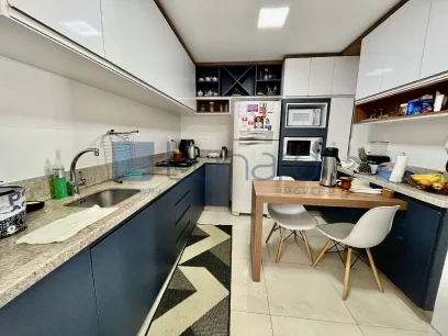 Foto Apartamento com 3 Suítes