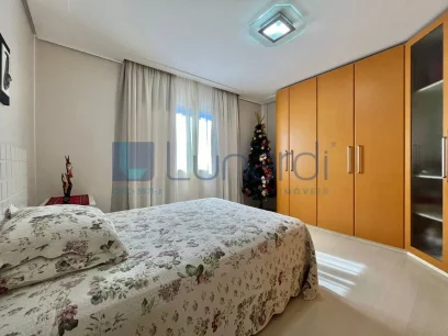 Foto Apartamento com 3 Dormitórios