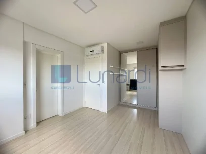 Foto Apartamento com 3 Dormitórios